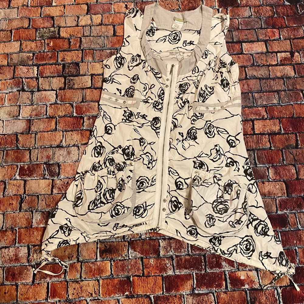Dolcezza Floral Print Women's Vest